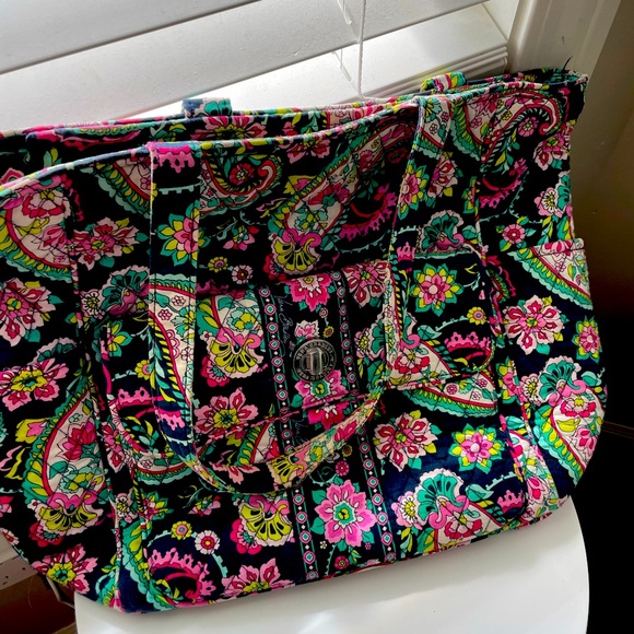 Vera Bradley Large Turnlock Tote Bag in Petal Paisley - Picture 1 of 3